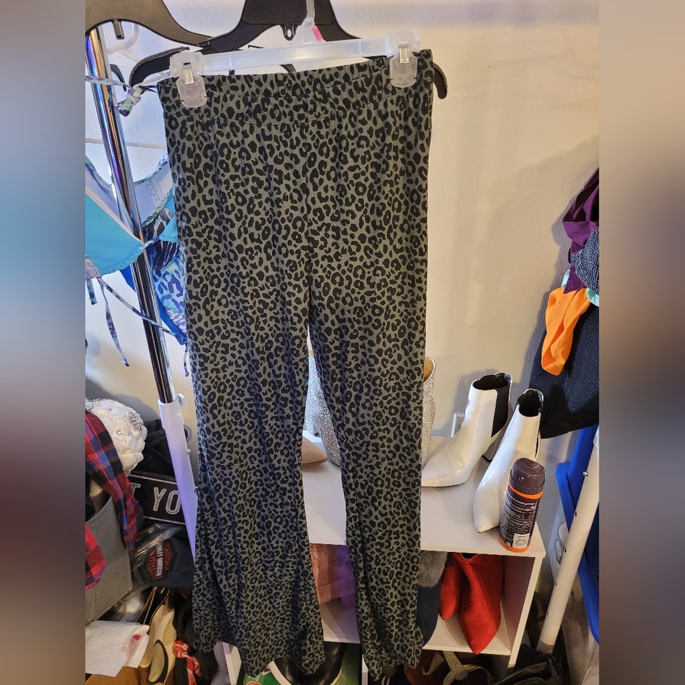 Forever 21 flare pants size large